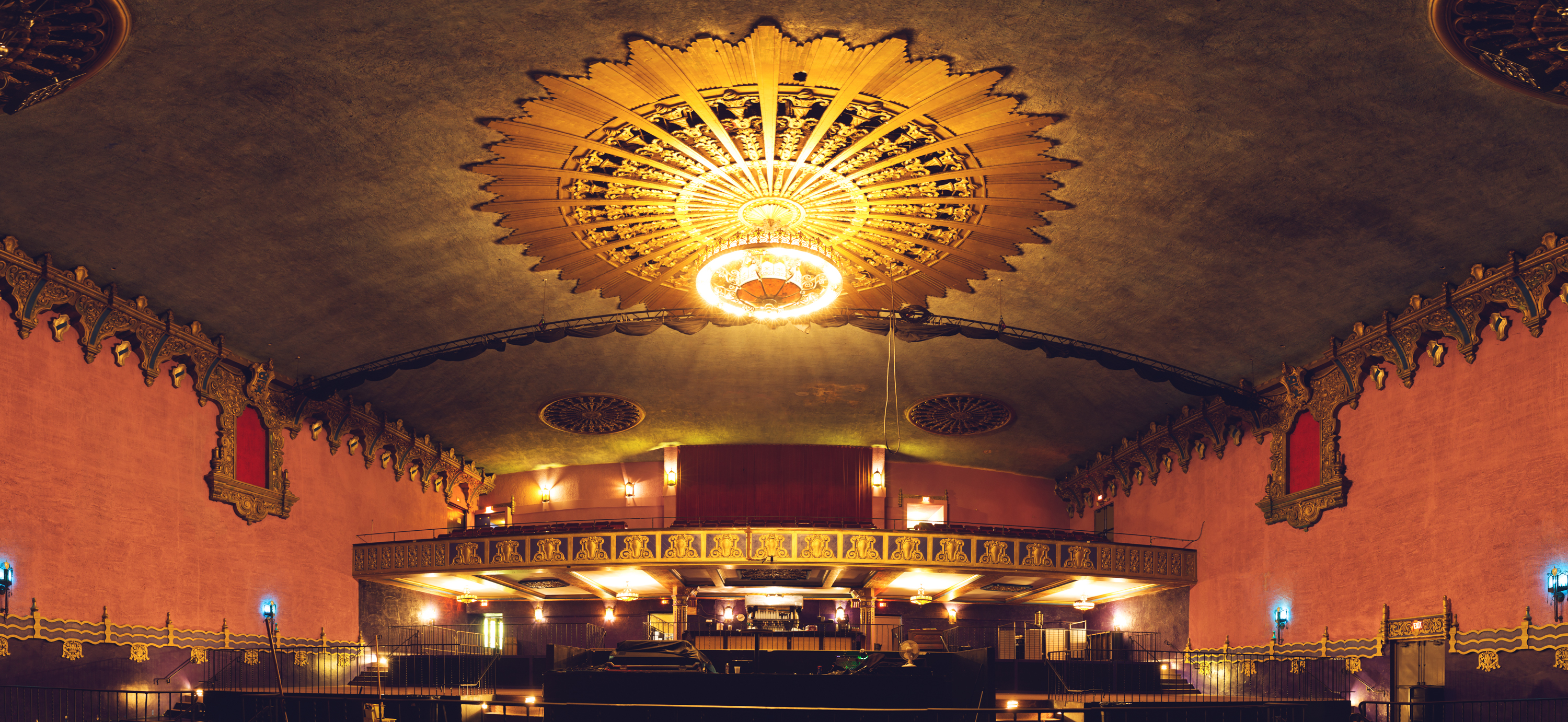 The Majestic Ventura Theater Ventura_Theater_interior
