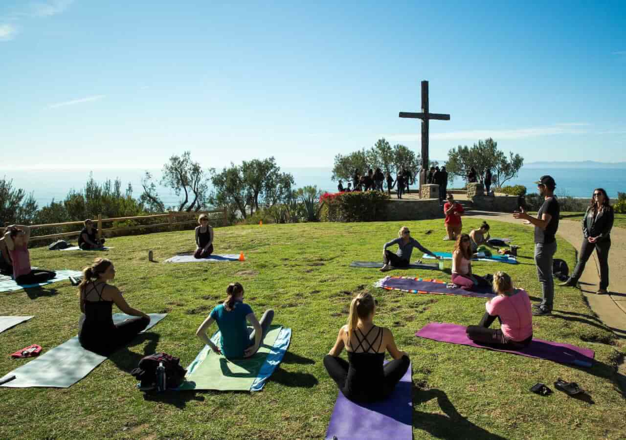 popup yoga at serra cross