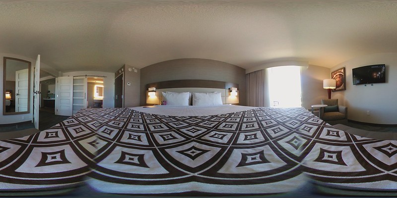 Crowne Plaza Ventura Beach IMG_2549