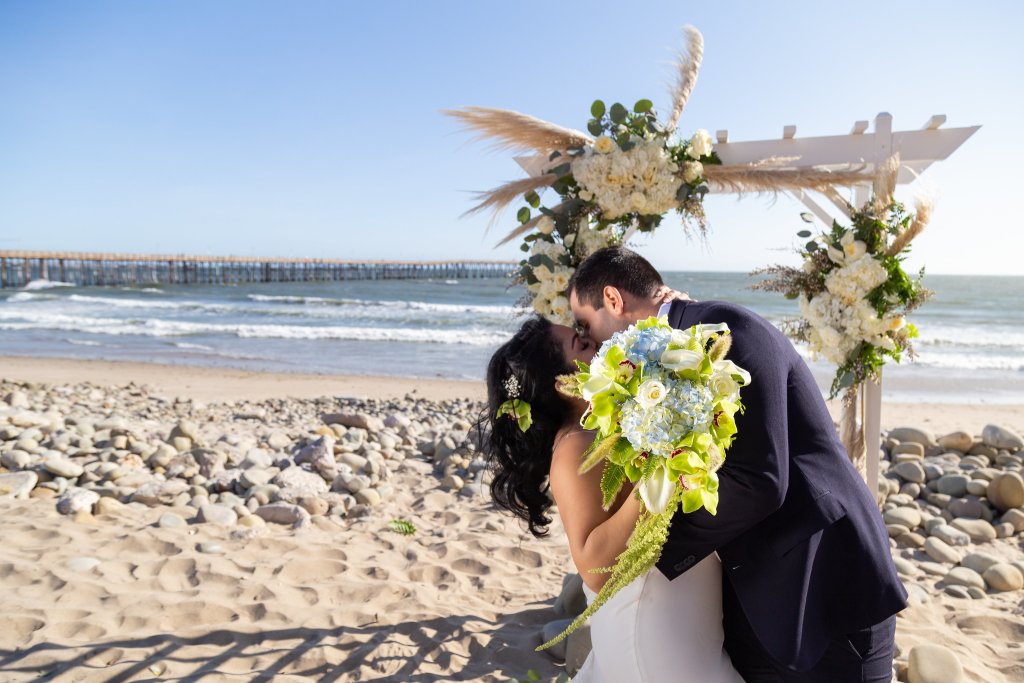 12 Unique Wedding Venues in Ventura Beach wedding in Ventura at Ventura Promenade Beach