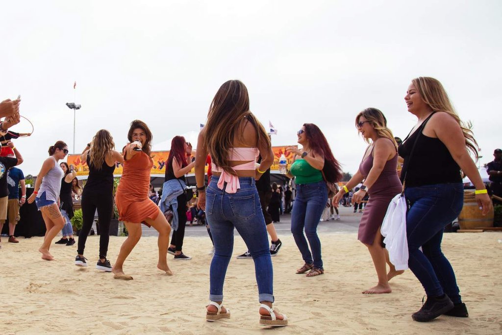 Where Can I Listen to Live Music and Dance in Ventura? Where Can I Listen to Live Music and Dance in Ventura?