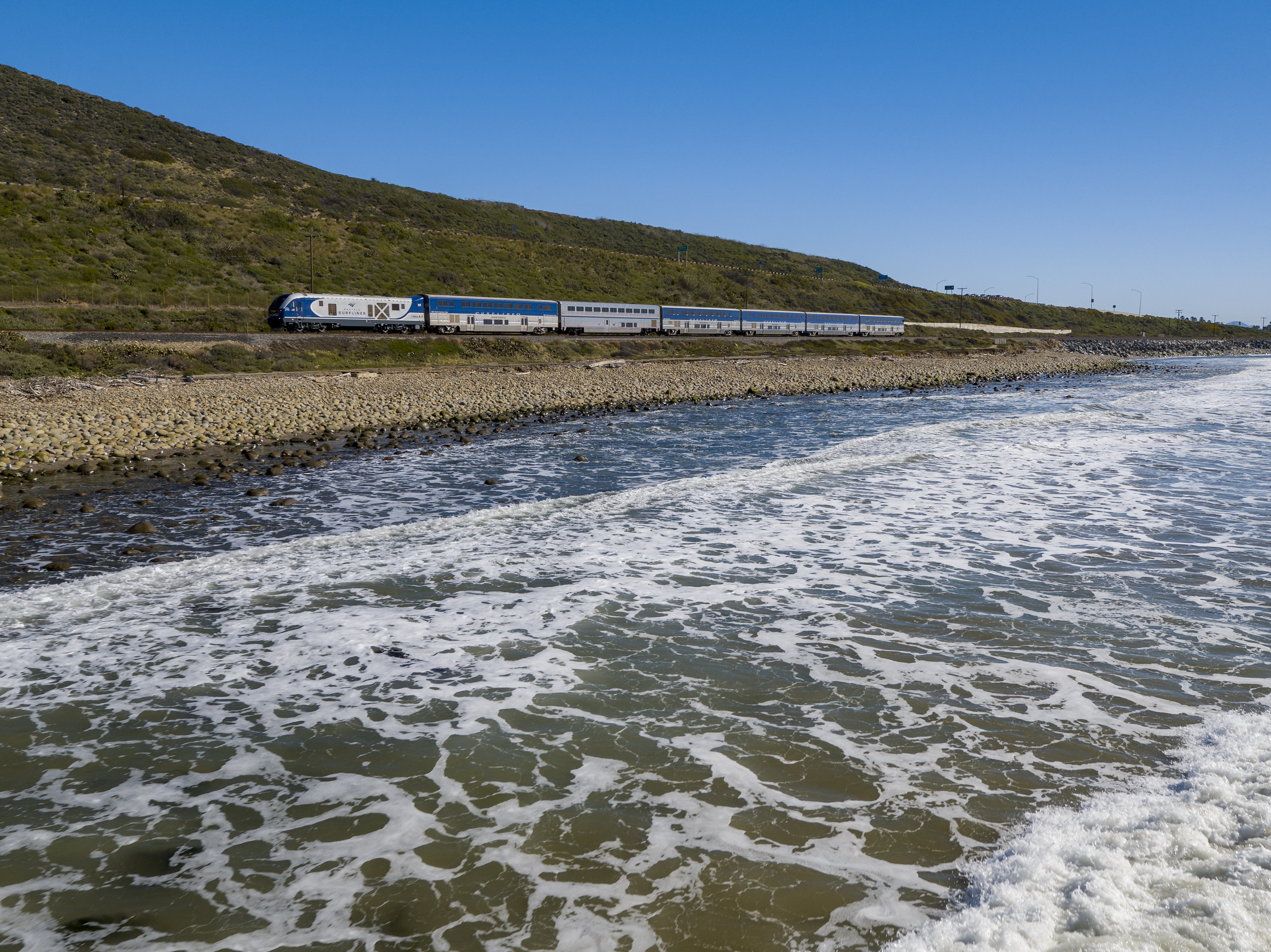 How to Get to Ventura | Planes, Trains, and Cars Amtrack Surfliner by the ocean