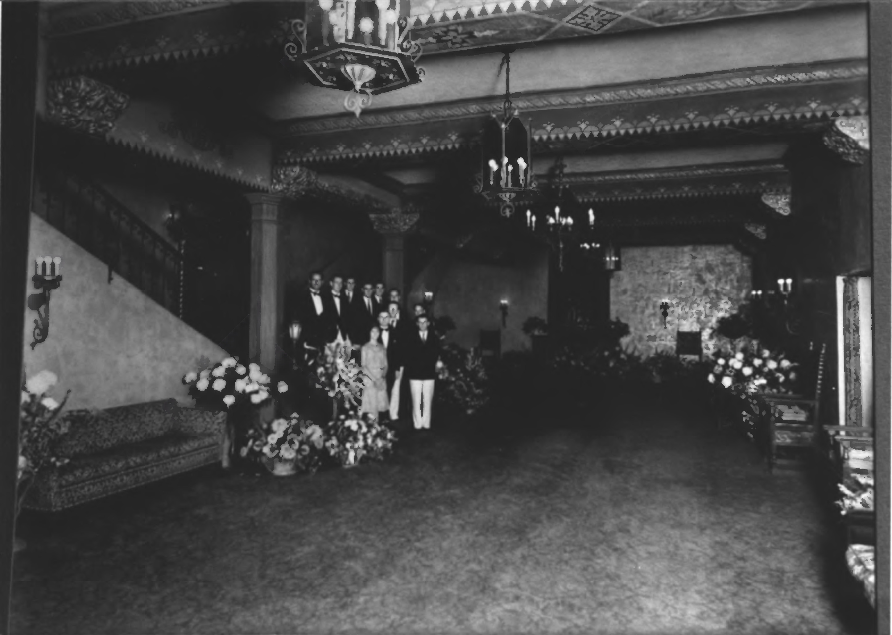 Ventura_Theater_1900s_vintage_old_historic_lobby