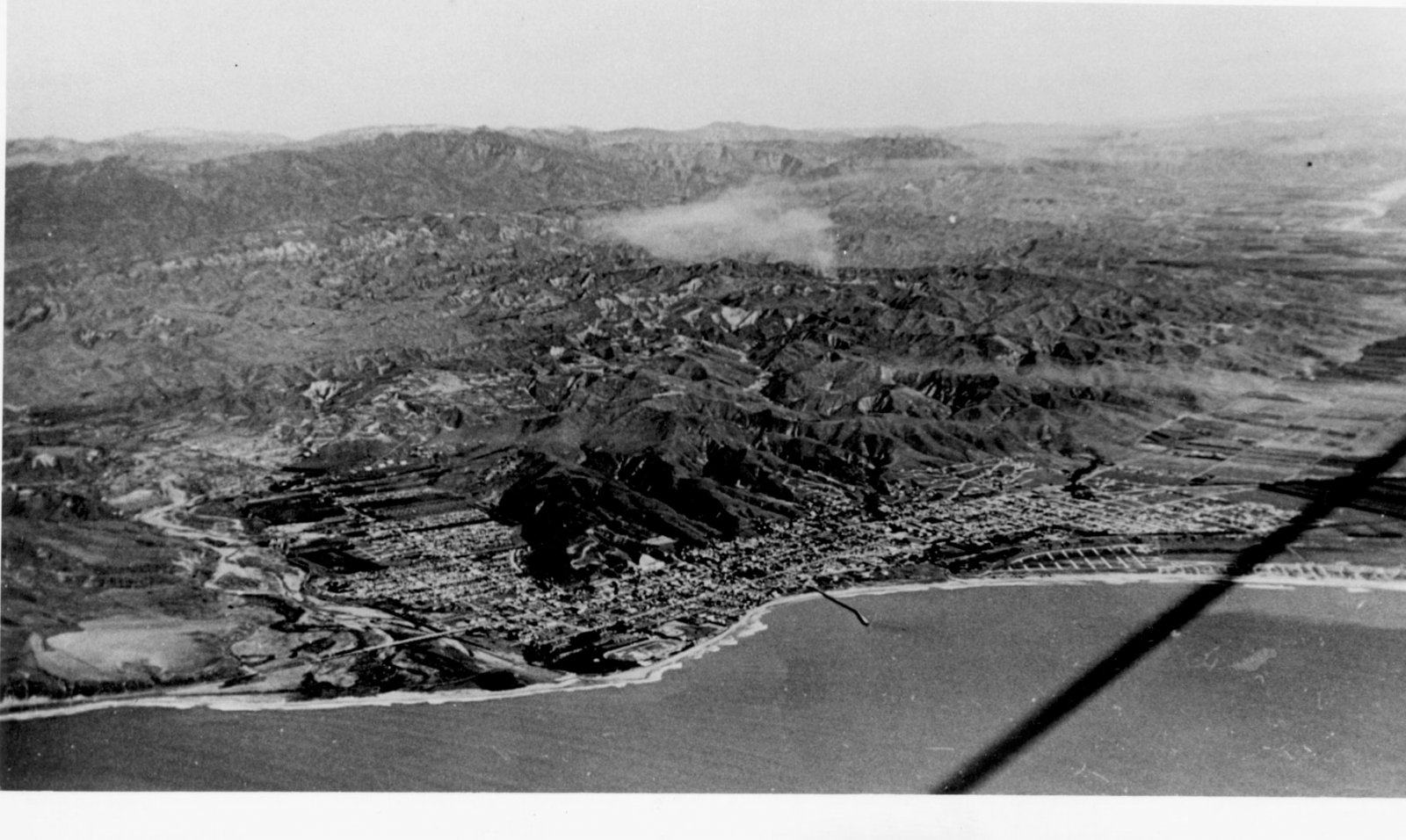 Ventura: A Fun Glimpse of the Not-Entirely Distant Past -- the Ventura Pier