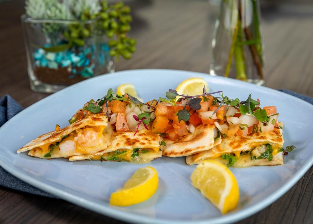 Where Can I Find a Great Happy Hour in Ventura? Water's Edge